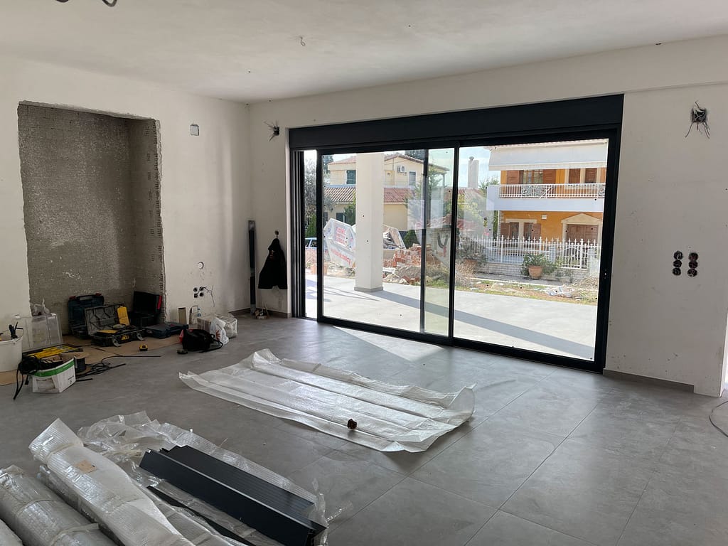 Koufomata Alouminiou Se Monokatoikia Sti Vari (6)