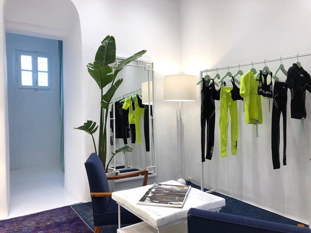 Siderenies Kataskeues Gia Katastima Rouxon Off White Stin Mykono (1)