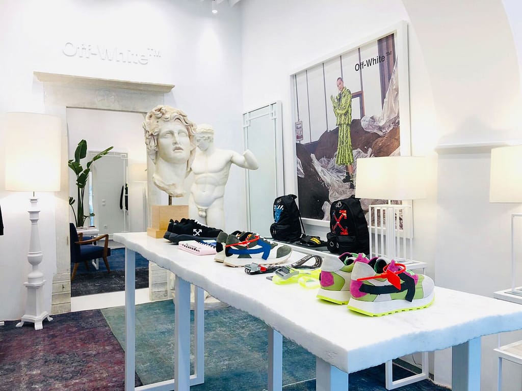 Siderenies Kataskeues Gia Katastima Rouxon Off White Stin Mykono (11)