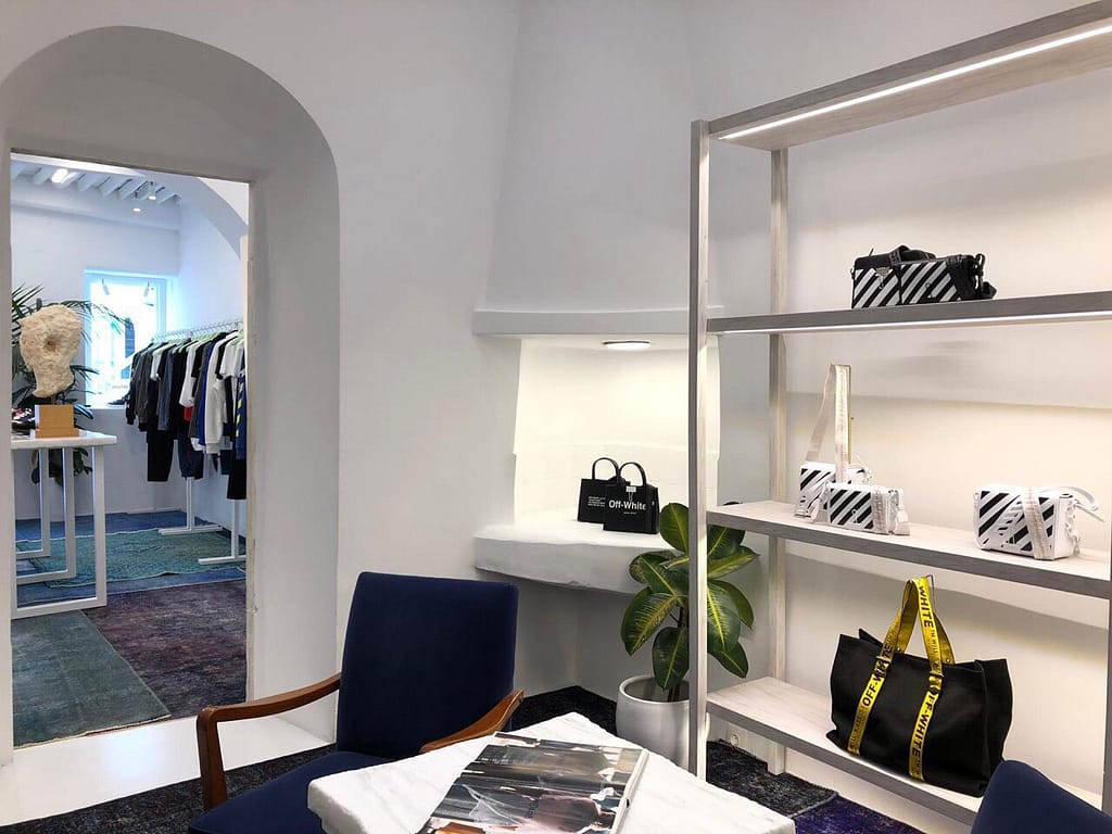 Siderenies Kataskeues Gia Katastima Rouxon Off White Stin Mykono (6)