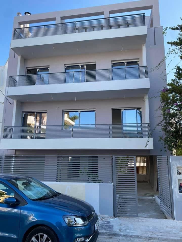 Monokatoikia Ston Karea (1)