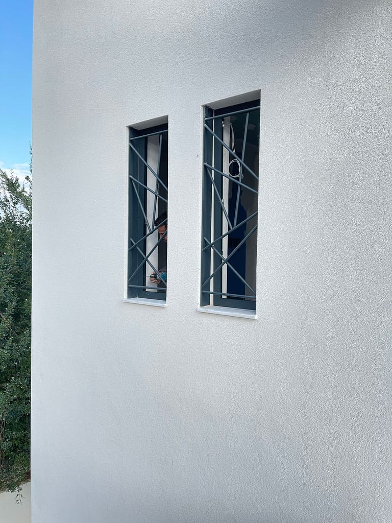 Koufomata Alouminiou Se Monokatoikia Sti Vari (11)