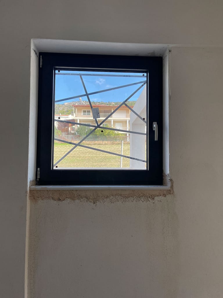 Koufomata Alouminiou Se Monokatoikia Sti Vari (5)