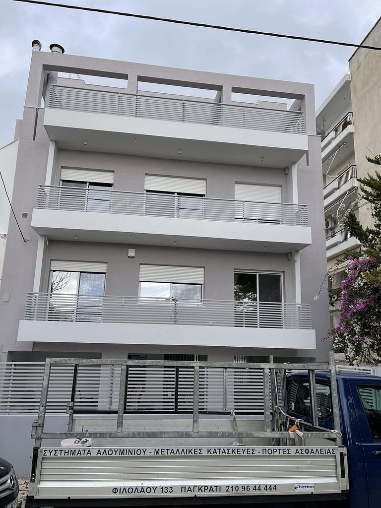 Monokatoikia Ston Karea (9)