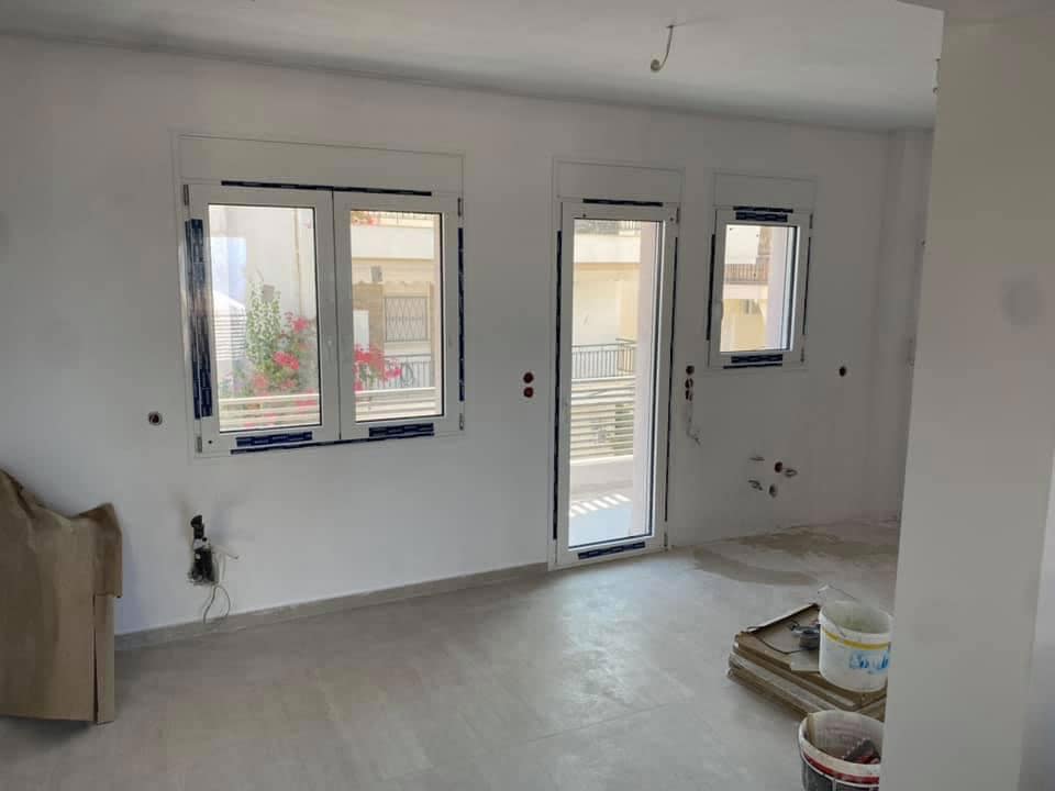 Monokatoikia Ston Karea (4)